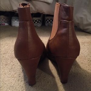 Heeled boots